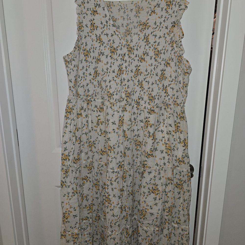Old Navy Floral Textured Top - Cream and Yellow 3X